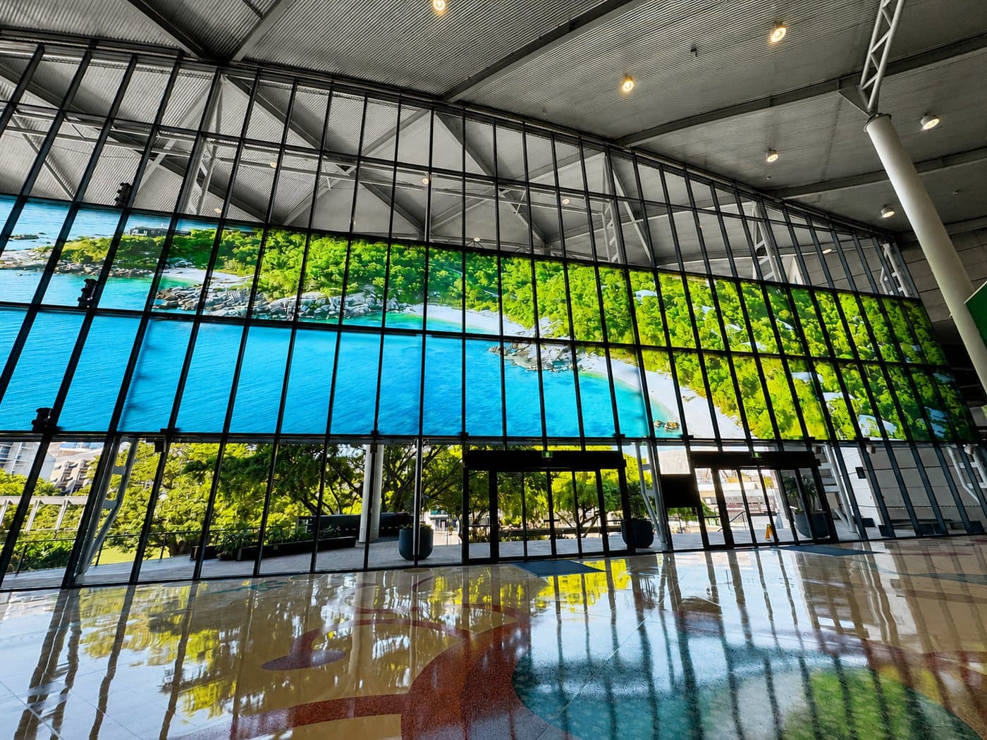 Printed window graphics on glass